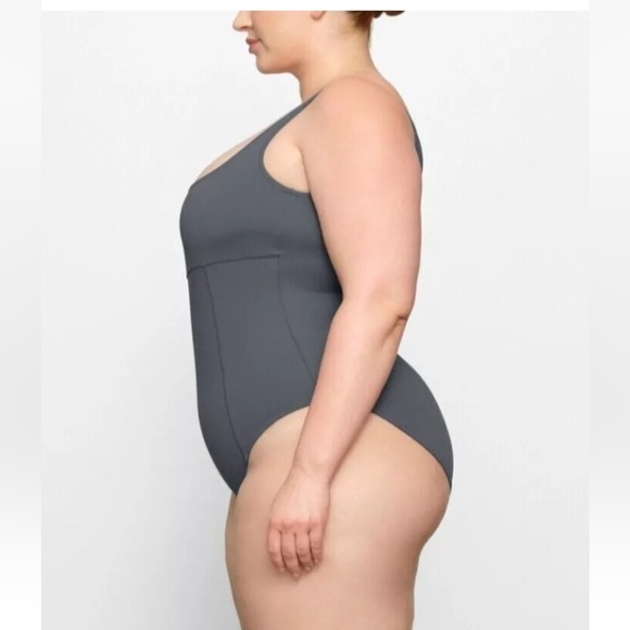 BNWT SKIMS SHAPING SWIM TANK ONE  PIECE - Picture 4 of 10